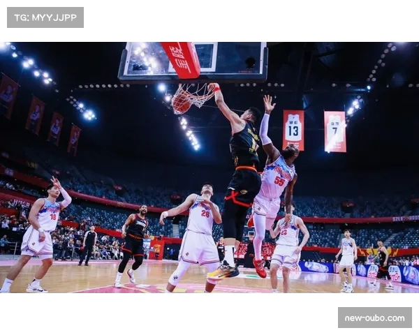 火箭阿门汤普森复出后防守贡献 篮板拼抢与转换推进价值